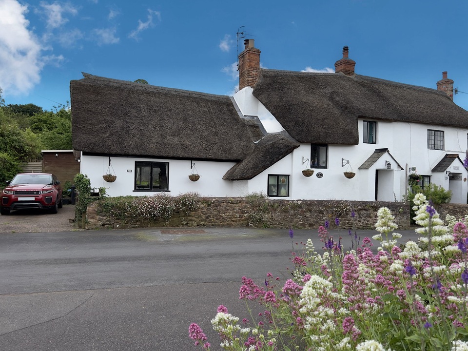 4 bed cottage for sale in Bridge Street, Williton  - Property Image 1