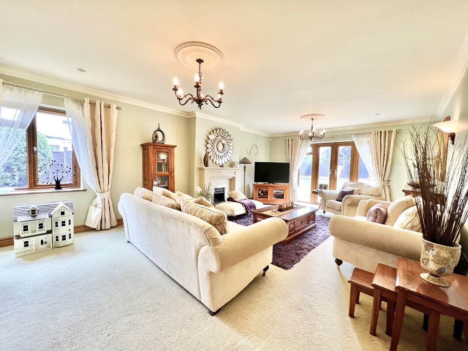 5 bed detached house for sale in Stoke Road, Taunton  - Property Image 3