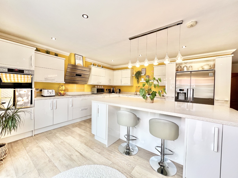 5 bed detached house for sale in Stoke Road, Taunton  - Property Image 9