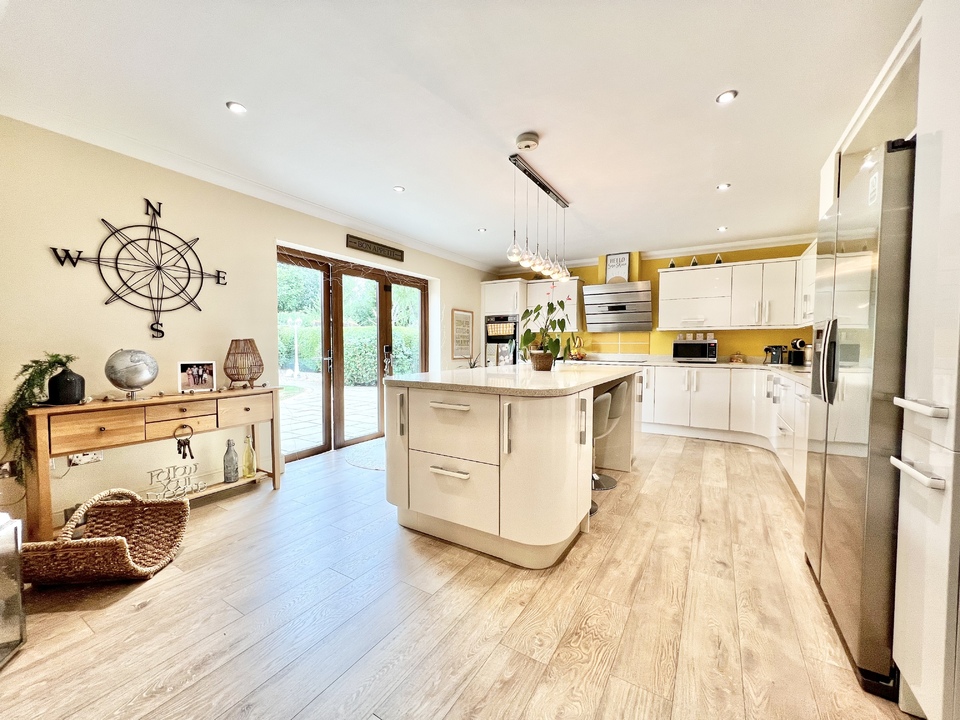 5 bed detached house for sale in Stoke Road, Taunton  - Property Image 7