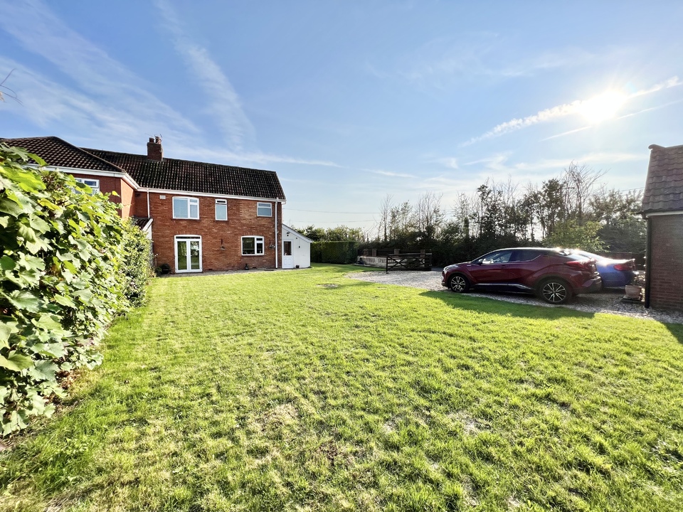 3 bed semi-detached house for sale in Hyde Lane, Taunton  - Property Image 5