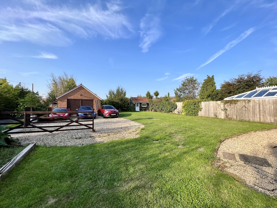 3 bed semi-detached house for sale in Hyde Lane, Taunton  - Property Image 10