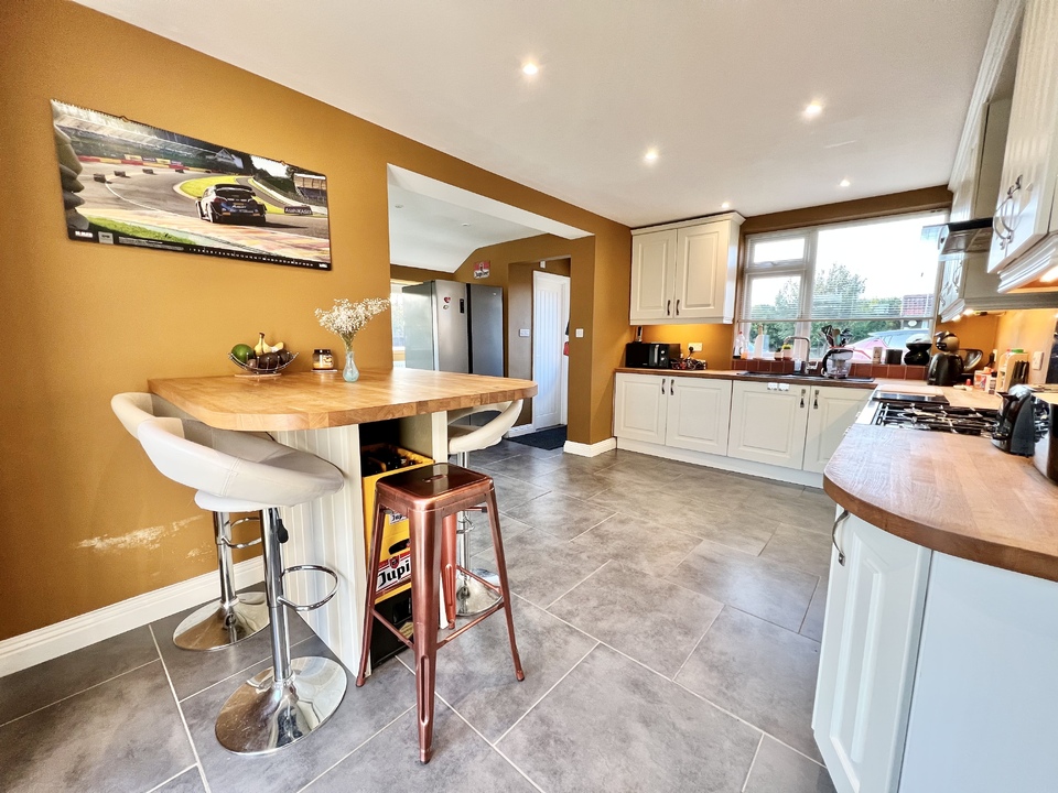 3 bed semi-detached house for sale in Hyde Lane, Taunton  - Property Image 12