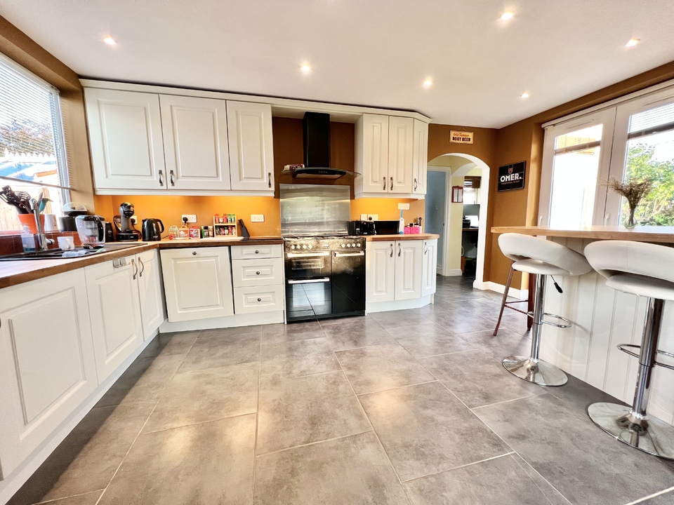 3 bed semi-detached house for sale in Hyde Lane, Taunton  - Property Image 13