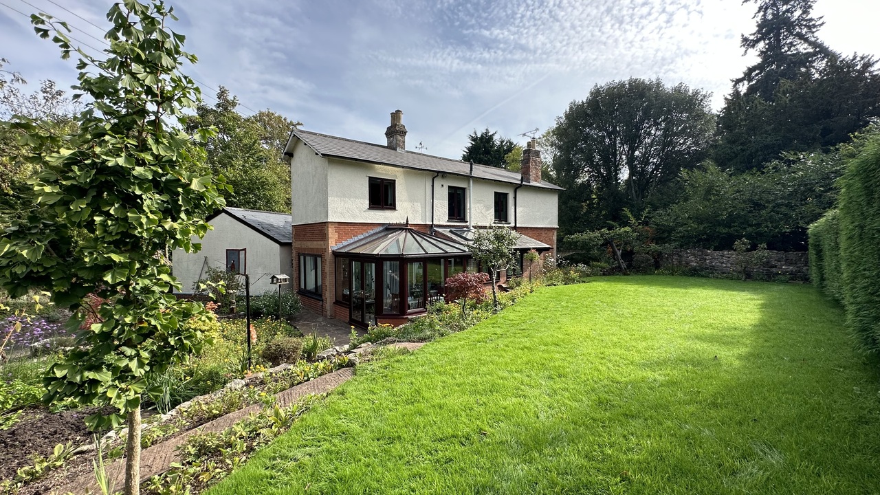 3 bed detached house for sale in Ford Street, Wellington  - Property Image 1