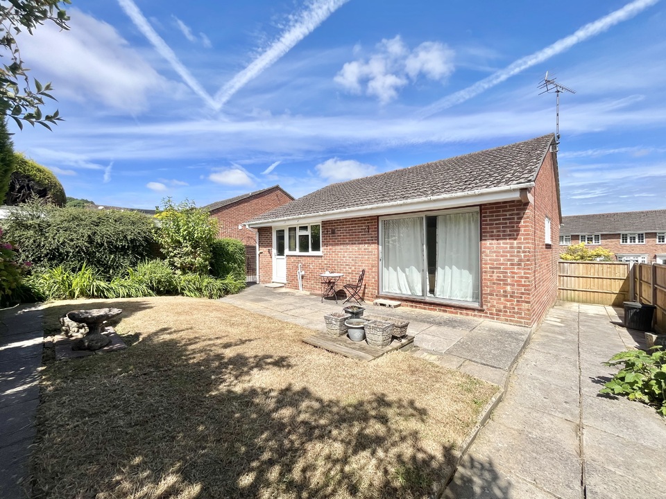 3 bed bungalow for sale in Lime Tree Avenue, Yeovil  - Property Image 2