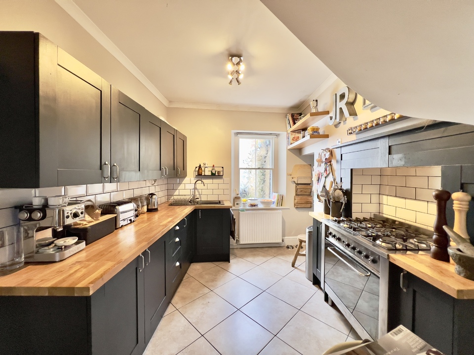 3 bed town house for sale in Swain Street, Watchet  - Property Image 3