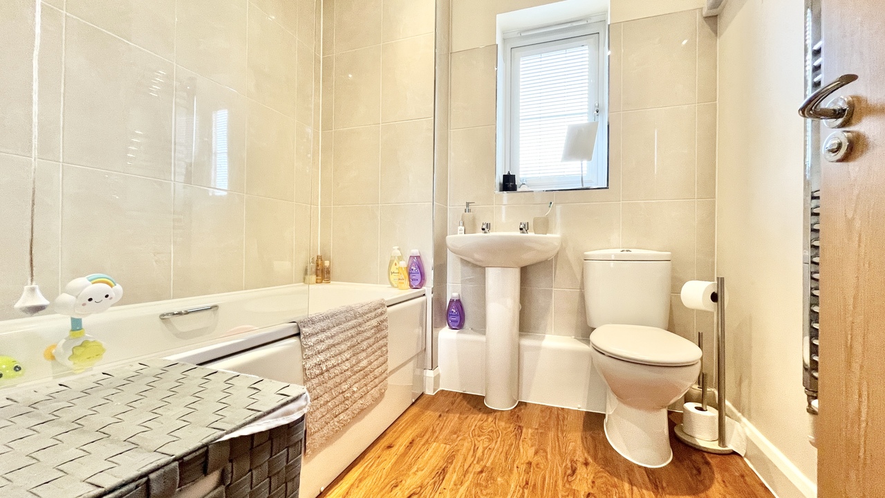 3 bed semi-detached house for sale in Grove Gate, Taunton  - Property Image 10