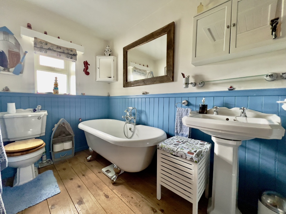 3 bed cottage for sale in Washford, Watchet  - Property Image 14