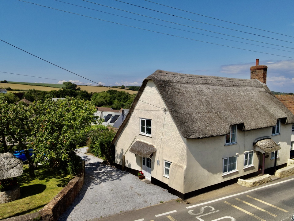 3 bed cottage for sale in Washford, Watchet  - Property Image 1