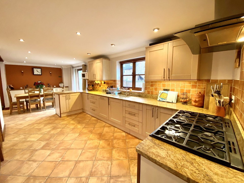 5 bed semi-detached house for sale, Taunton  - Property Image 16