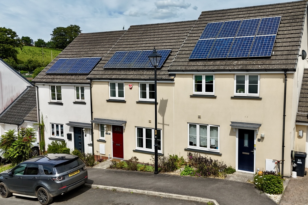 4 bed terraced house for sale in Elizabeth Penton Way, Tiverton  - Property Image 1