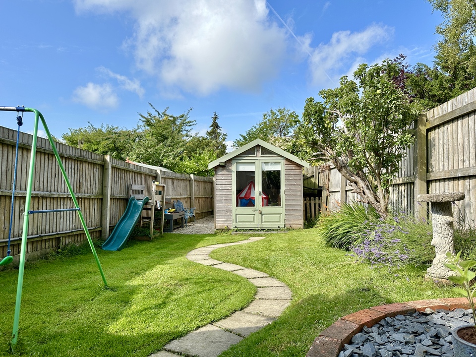 4 bed semi-detached house for sale in Victoria Road, Gillingham  - Property Image 22