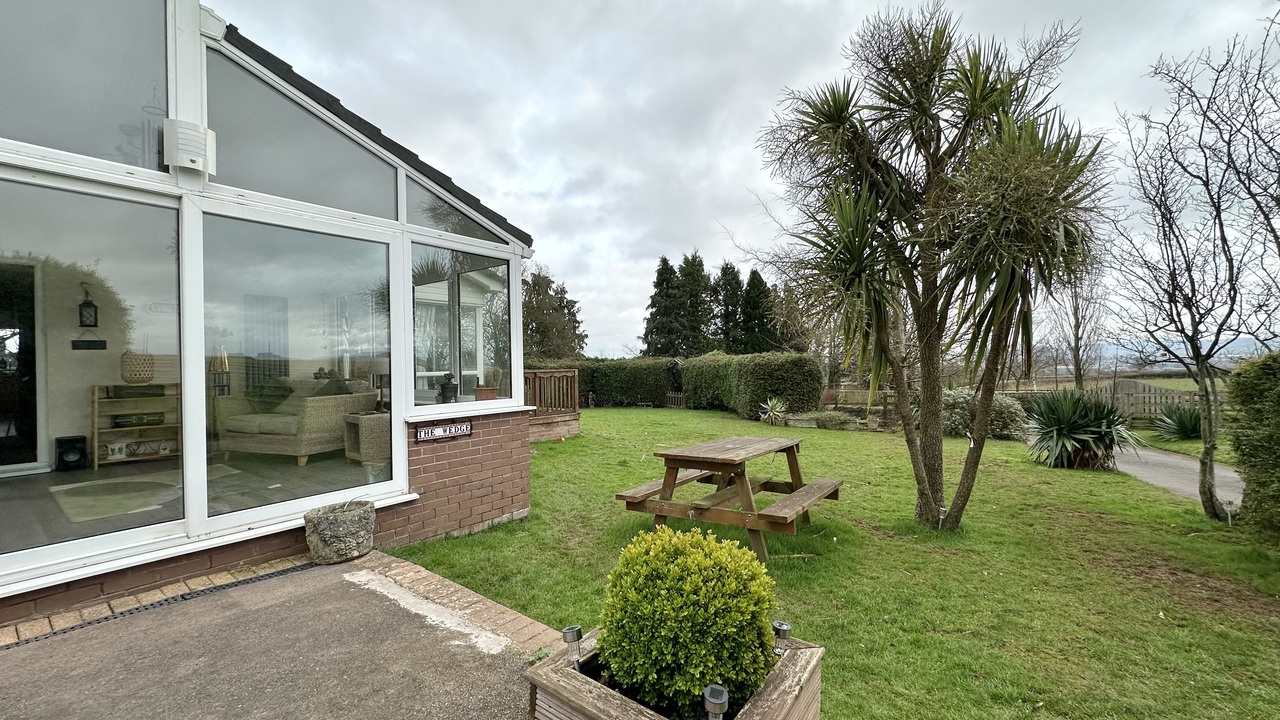 5 bed detached bungalow for sale in The Wedge, Wellington  - Property Image 47