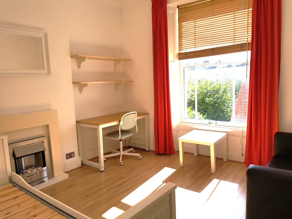 Studio flat to rent in Redland, Bristol  - Property Image 2