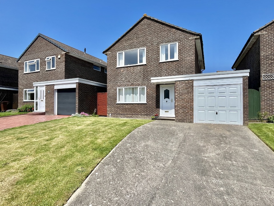 4 bed detached house for sale in Lower Fairmead Road, Yeovil  - Property Image 1