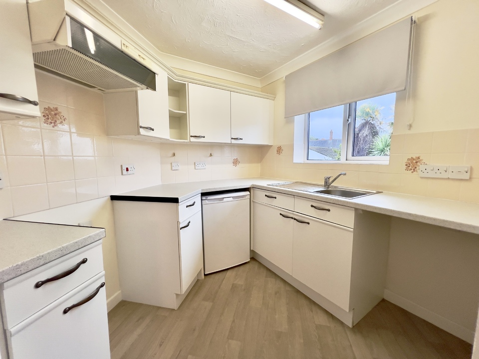 1 bed apartment for sale in Millbridge Gardens, Minehead  - Property Image 7