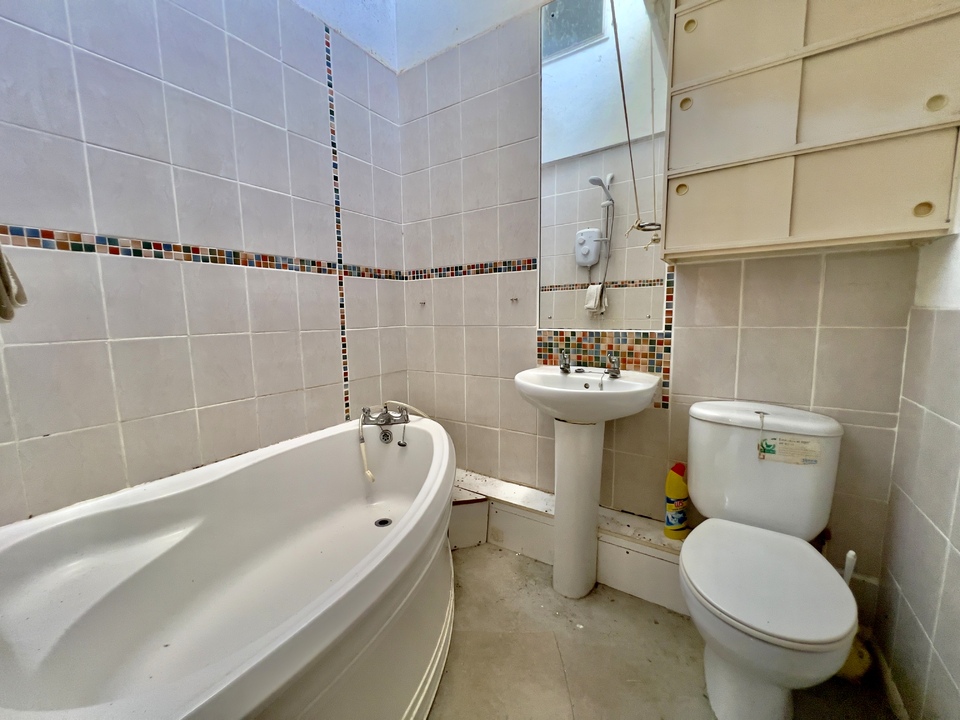 3 bed end of terrace house for sale in Staunton Road, Minehead  - Property Image 10