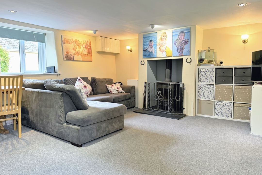 2 bed terraced house for sale in Westleigh, Tiverton  - Property Image 6