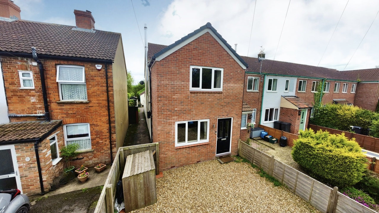 3 bed end of terrace house for sale in Mill Lane, Taunton  - Property Image 1