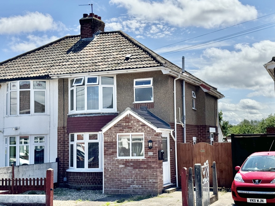 3 bed semi-detached house for sale in Lansdowne Road, Taunton  - Property Image 1