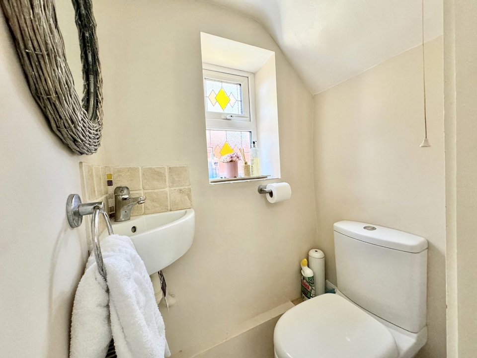 3 bed semi-detached house for sale in Lansdowne Road, Taunton  - Property Image 15