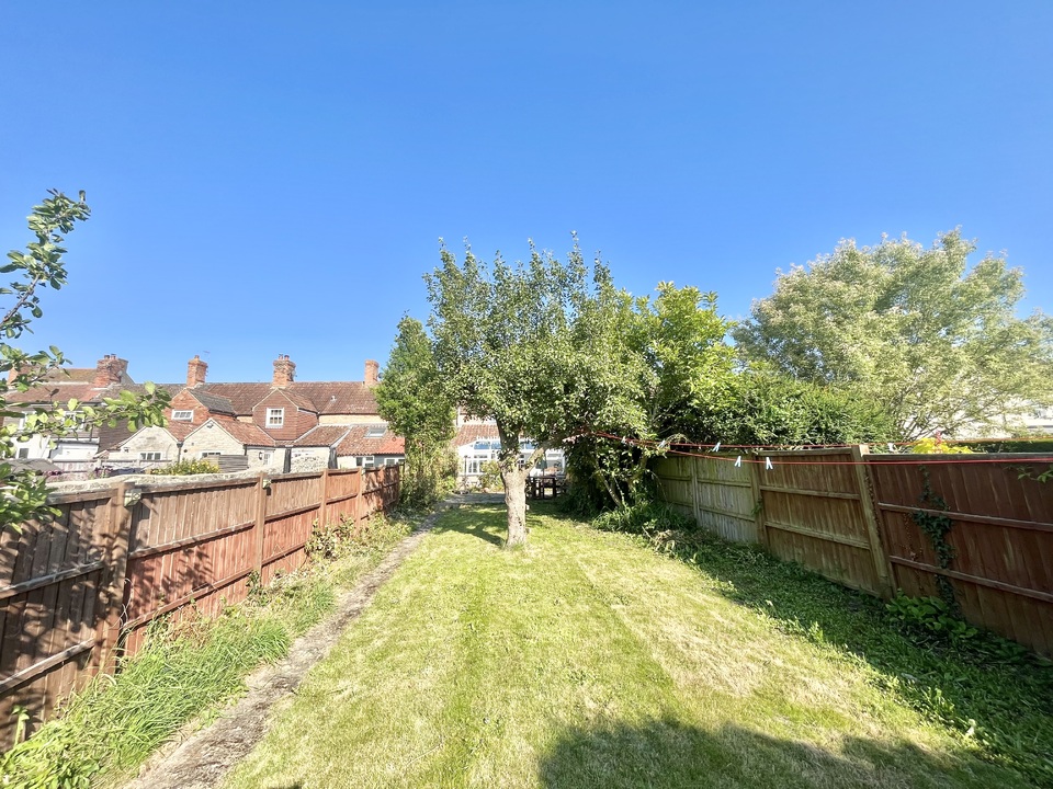 2 bed terraced house for sale in High Street, Yeovil  - Property Image 2