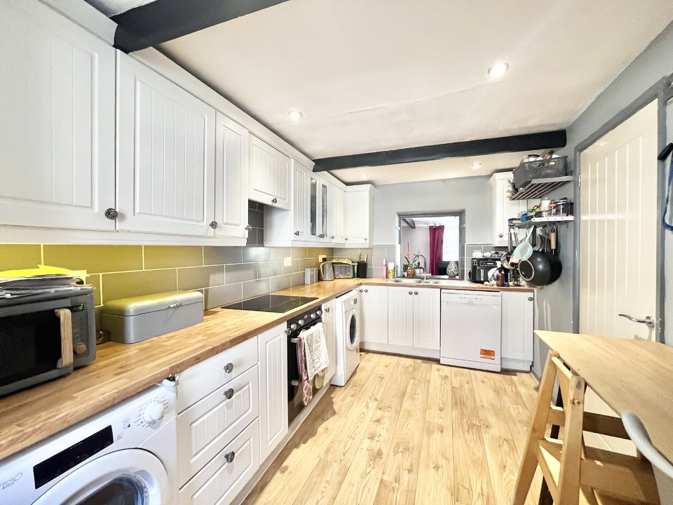 2 bed terraced house for sale in High Street, Yeovil  - Property Image 5