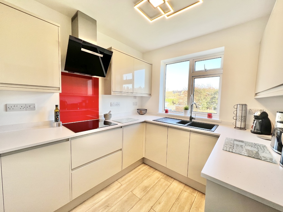 2 bed apartment for sale in Haseley Court, Taunton  - Property Image 5