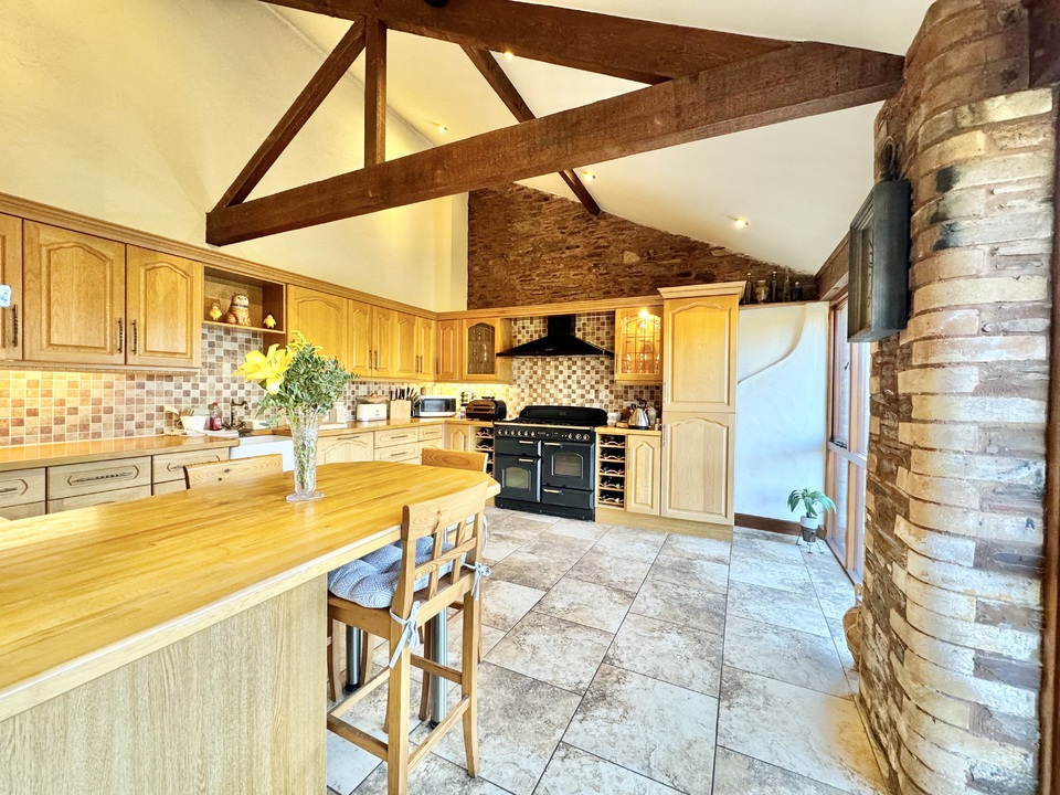 3 bed barn conversion for sale in Hyde Corner, Taunton  - Property Image 4