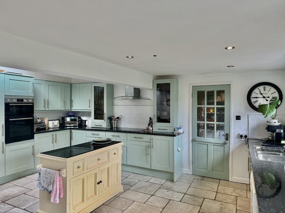 4 bed cottage for sale in The Old Post Office Cottage, Oare  - Property Image 7