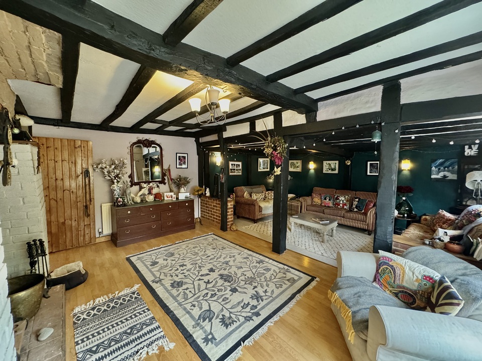 4 bed cottage for sale in The Old Post Office Cottage, Oare  - Property Image 3