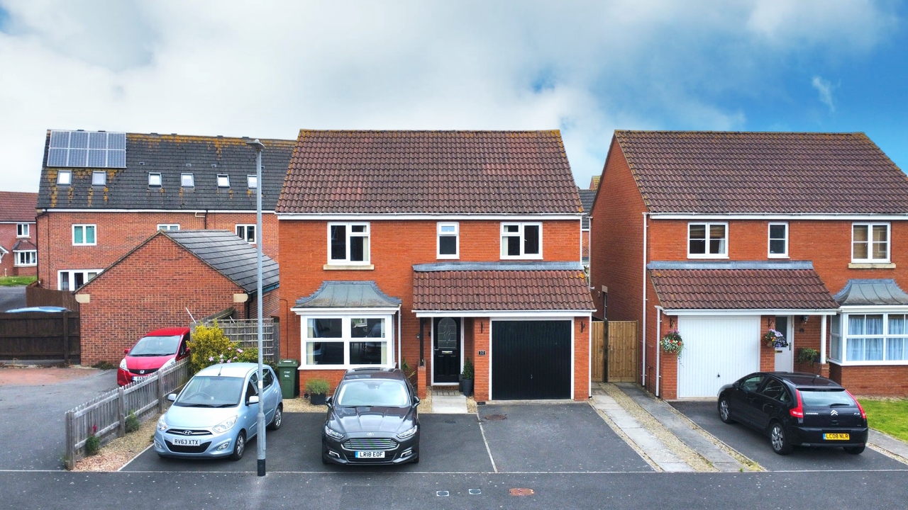 4 bed detached house for sale in Duchess Close, Bridgwater  - Property Image 1