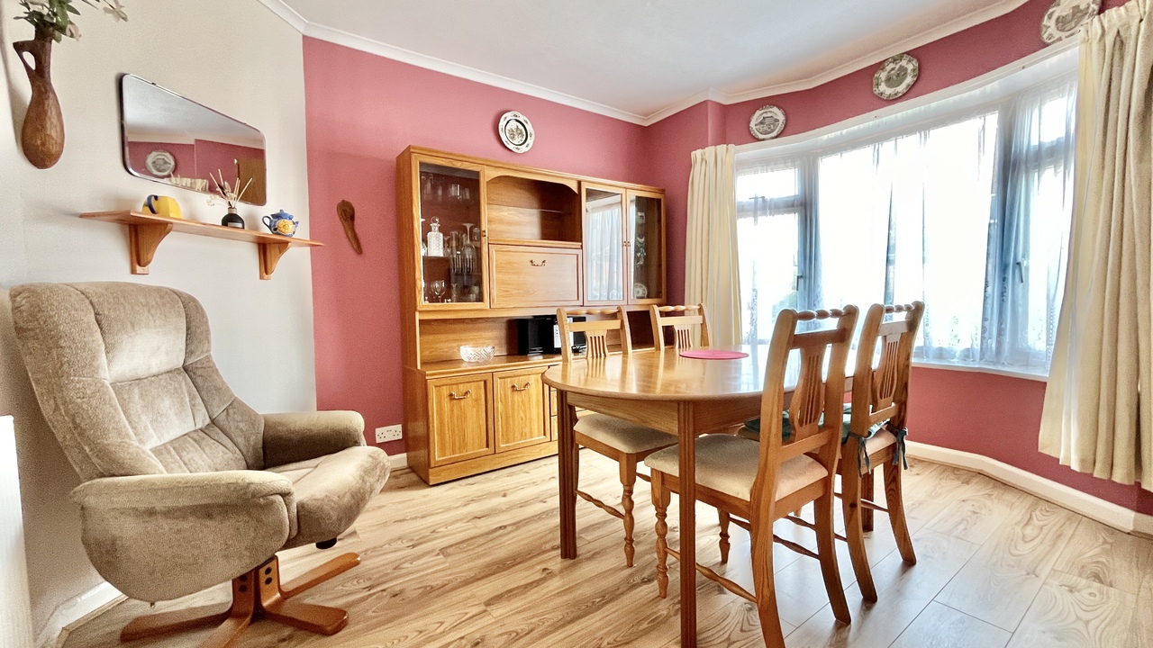 3 bed house for sale in Peter Street, Taunton  - Property Image 2