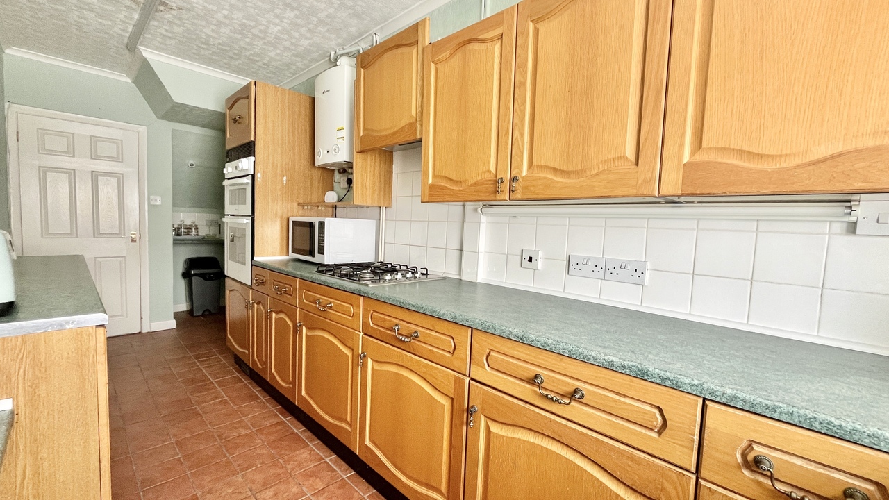 3 bed house for sale in Peter Street, Taunton  - Property Image 8