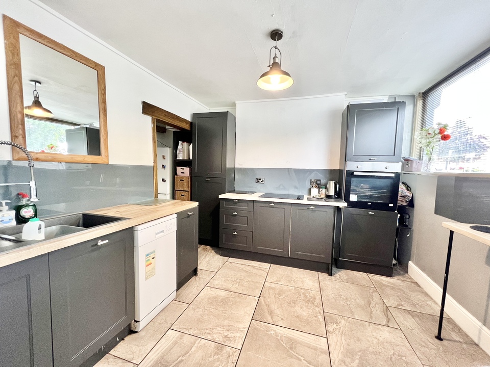 3 bed terraced house for sale, Taunton  - Property Image 2