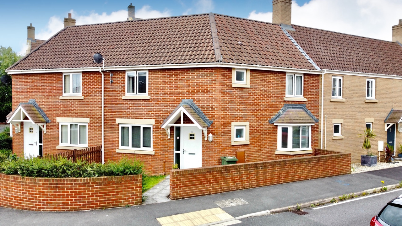 3 bed terraced house for sale in Mill House Road, Taunton  - Property Image 1