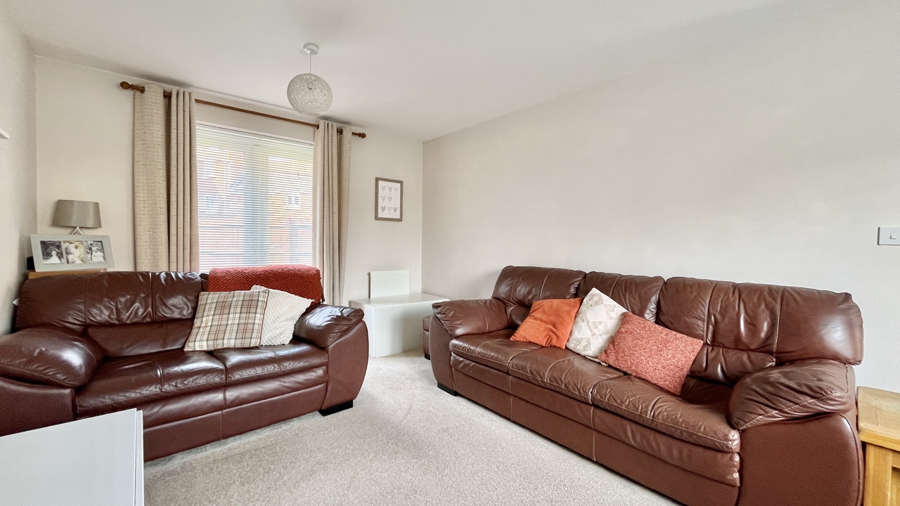 3 bed terraced house for sale in Mill House Road, Taunton  - Property Image 2