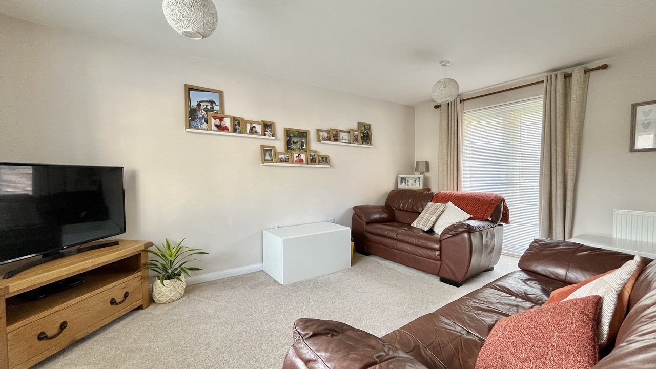 3 bed terraced house for sale in Mill House Road, Taunton  - Property Image 3