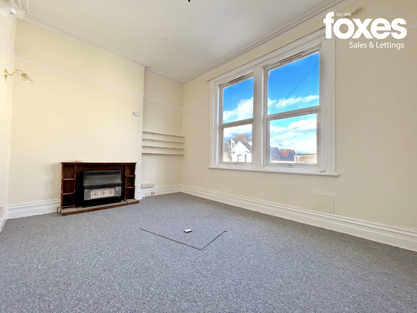 1 bed flat to rent in The Crescent, Bournemouth - Property Image 1
