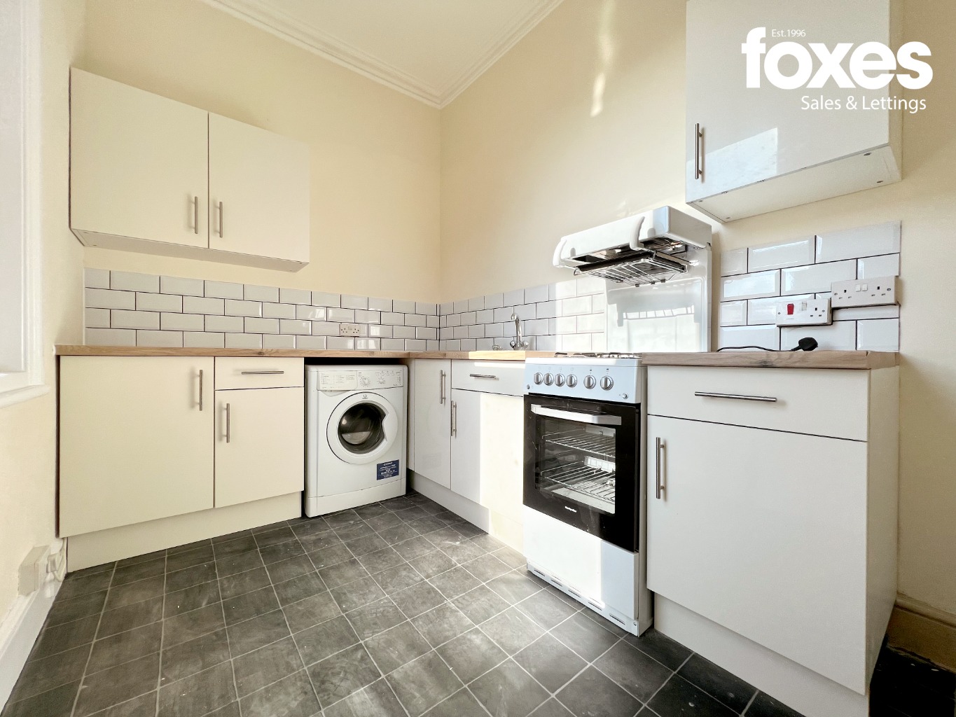 1 bed flat to rent in The Crescent, Bournemouth  - Property Image 2