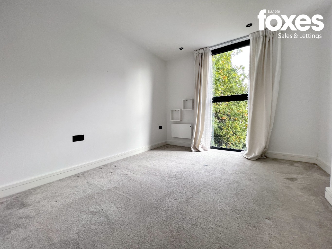 2 bed flat to rent in Sandbanks Road, Poole  - Property Image 10
