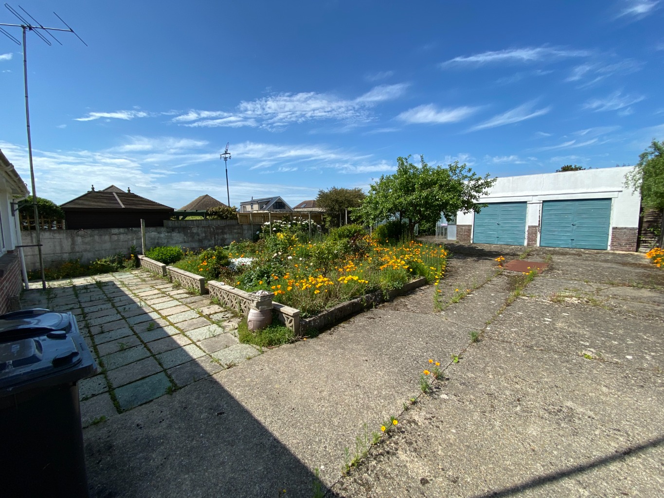 2 bed detached bungalow for sale in Lake Drive, Poole  - Property Image 2
