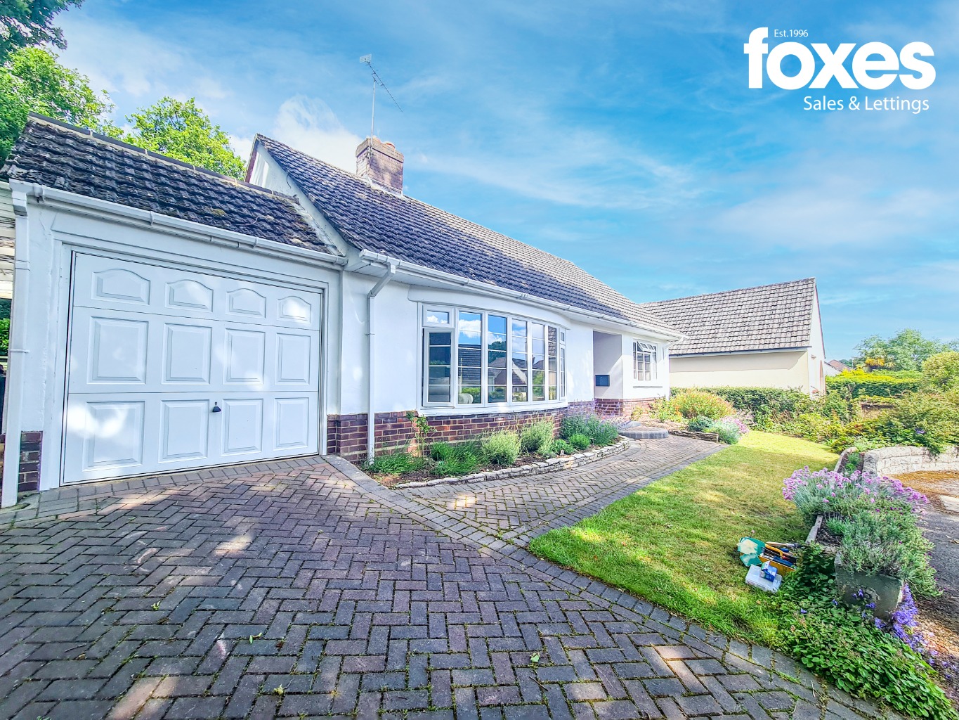 2 bed bungalow to rent in Dunedin Drive, Ferndown  - Property Image 2