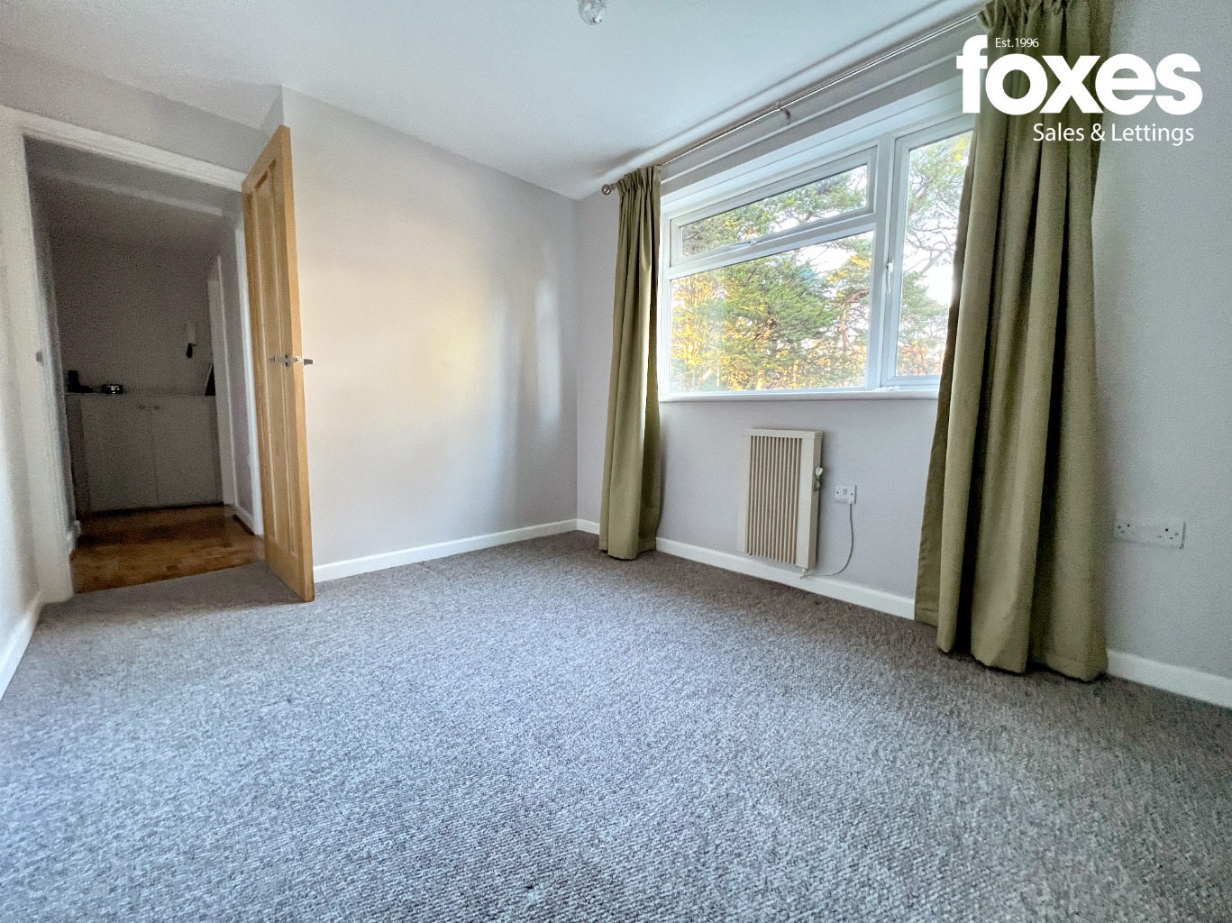 2 bed flat to rent in Western Road, Poole  - Property Image 5