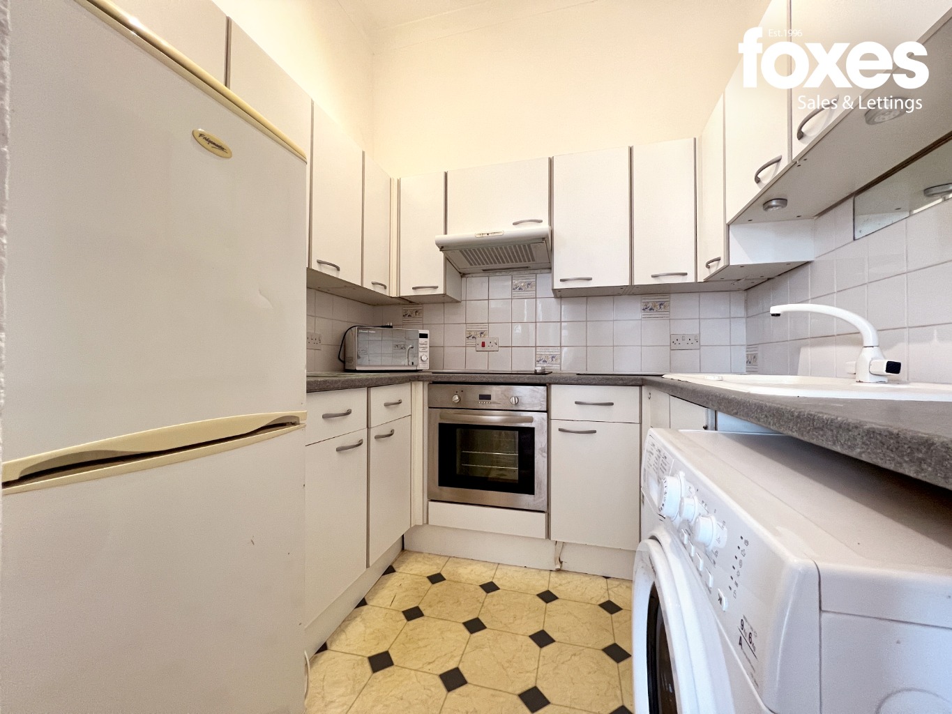 1 bed studio flat for sale in Lansdowne Road, Bournemouth  - Property Image 3