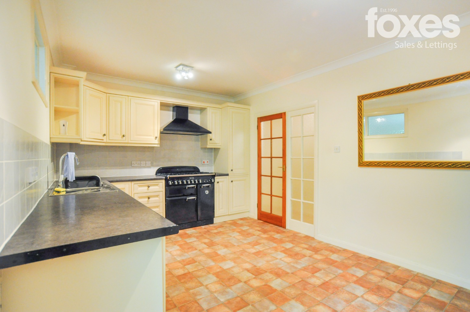 2 bed flat to rent in Cavendish Road, Bournemouth  - Property Image 3