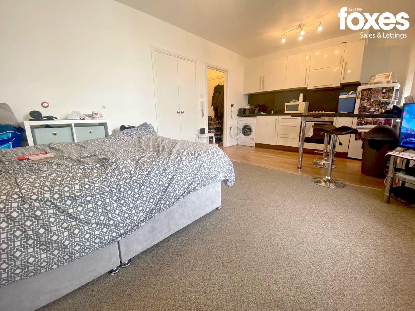 1 bed studio flat to rent in West Hill Road, Bournemouth  - Property Image 3