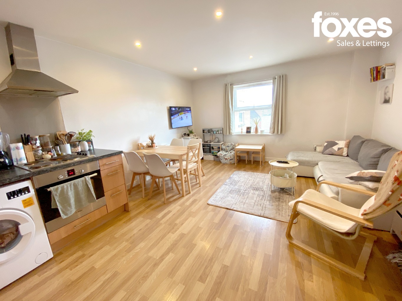 2 bed flat for sale in Commercial Road, Bournemouth - Property Image 1