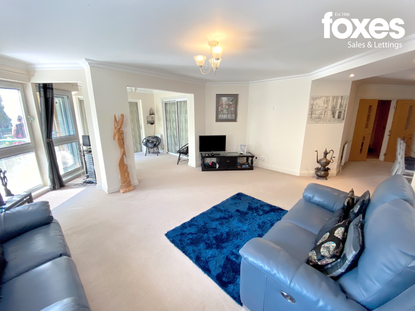 2 bed flat for sale in Manor Road, Bournemouth  - Property Image 3